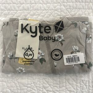 Kyte Zippered Romper size 6-12 months